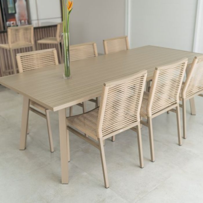 7 - Cadeira e Mesa Linea assinadas por Studio Lovato para lovato_moveis