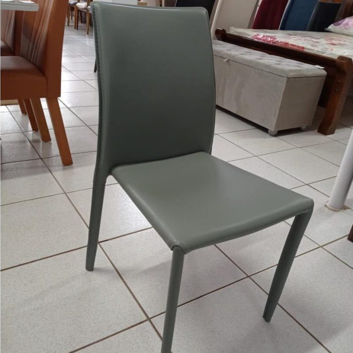 Cadeira-Amanda-Cinza-Rivatti-e1705929816897