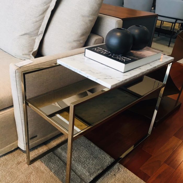 Mesa Auxiliar Flat Branco Carara