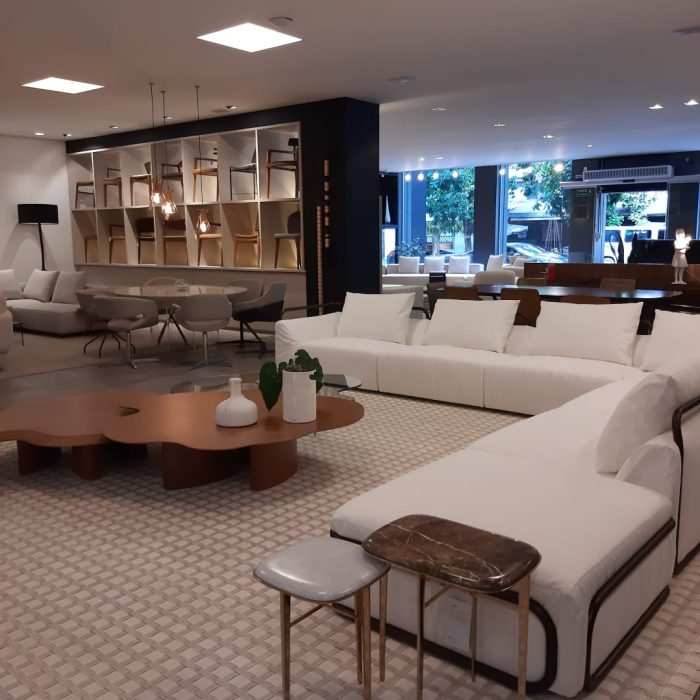 Mesa Auxiliar Greta Golden Marmore Branco Carrara e Marrom Imperador