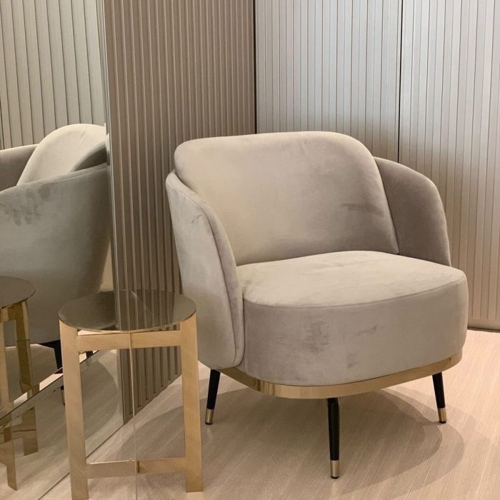 Poltrona Hug com Mesa Auxiliar Steel